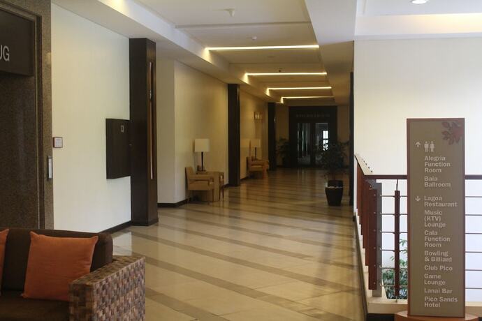 Imagen de los interiores del Hotel Dr. Calayan's Luxury 2BR Condo @Pico De Loro. Foto 37