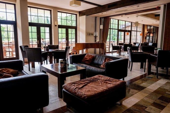 Imagen del bar/restaurante del Hotel Dr Irena Eris Wzgorza Dylewskie. Foto 2