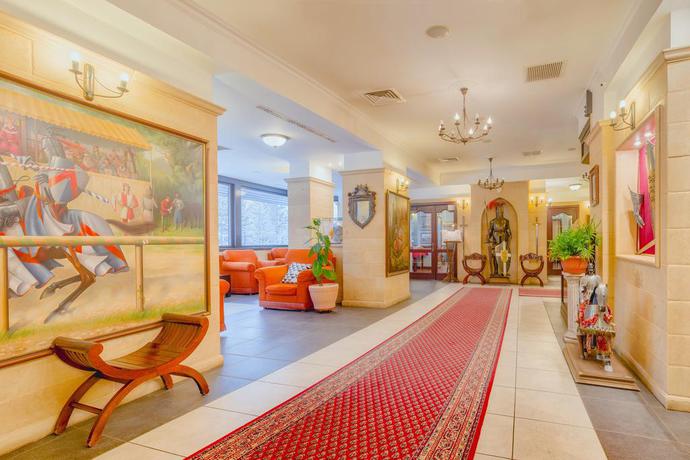 Imagen de los interiores del Hotel Drachenhaus Poiana Brasov. Foto 9