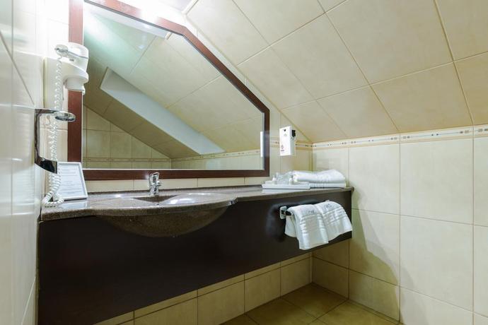 Imagen de los interiores del Hotel Drachenhaus Poiana Brasov. Foto 12