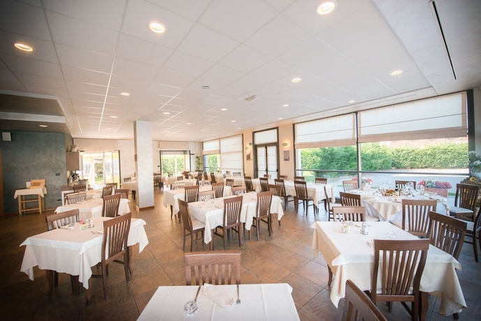 Imagen del bar/restaurante del Hotel Draconerium. Foto 7