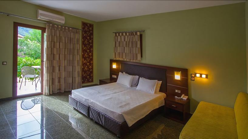Imagen de la habitación del Hotel Dracos Apartotel. Foto 3