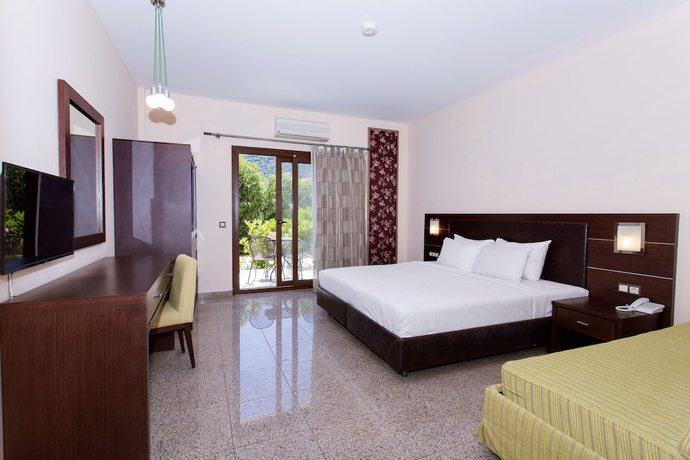Imagen de la habitación del Hotel Dracos Apartotel. Foto 8