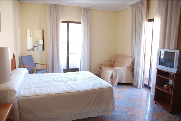 Imagen de la habitación del Hotel Dracos. Foto 4