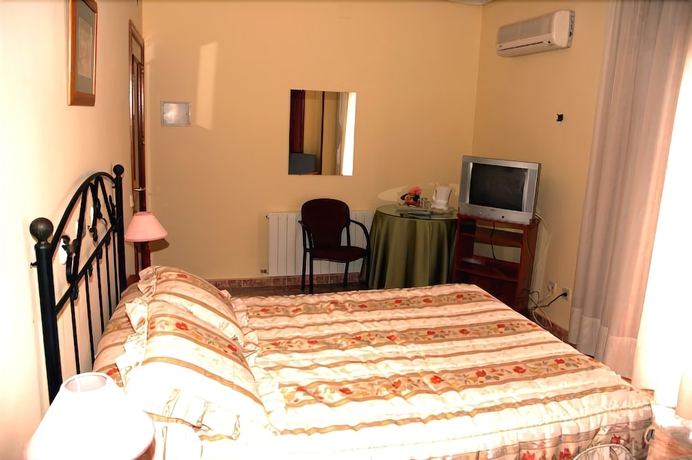 Imagen de la habitación del Hotel Dracos. Foto 5