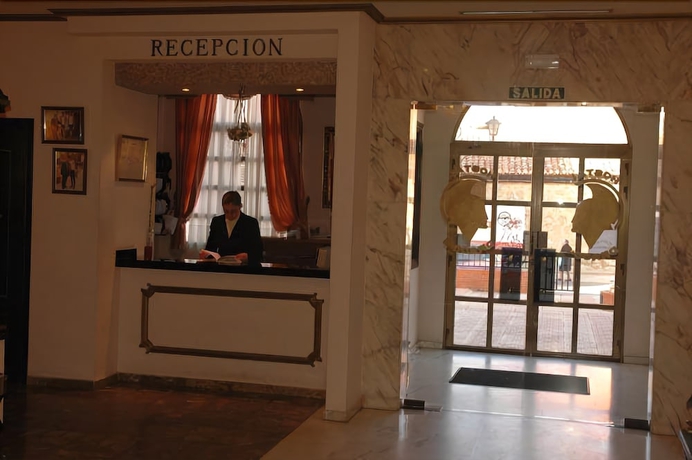 Imagen de los interiores del Hotel Dracos. Foto 17