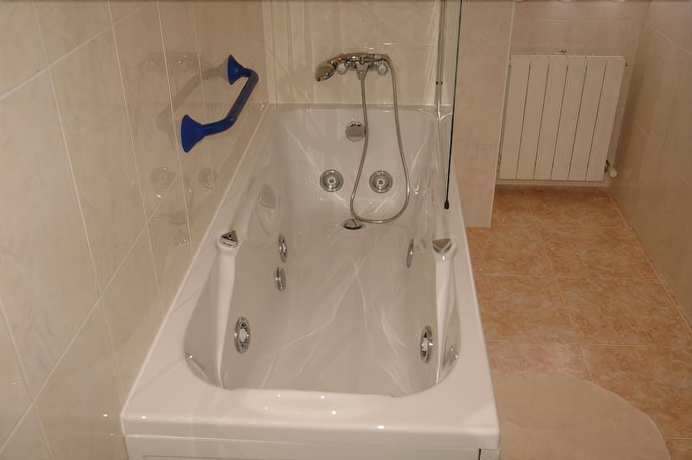 Imagen de la habitación del Hotel Dracos. Foto 14