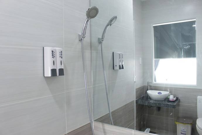 Imagen de la habitación del Hotel Dragon 1. Foto 3