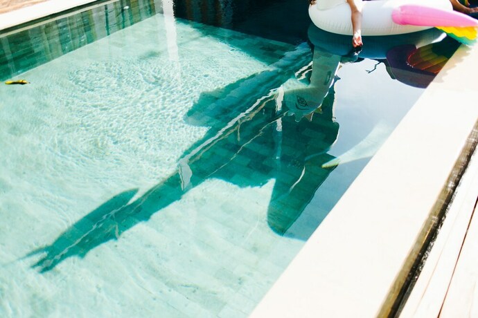 Imagen de la piscina del Hotel Dragon Dive Komodo. Foto 40