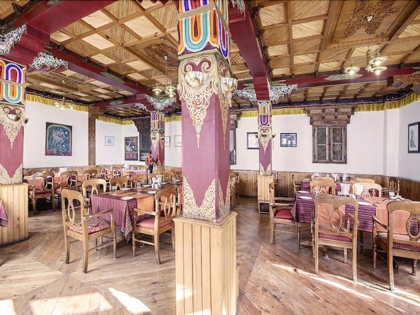 Imagen del bar/restaurante del Hotel Dragon, Leh. Foto 4