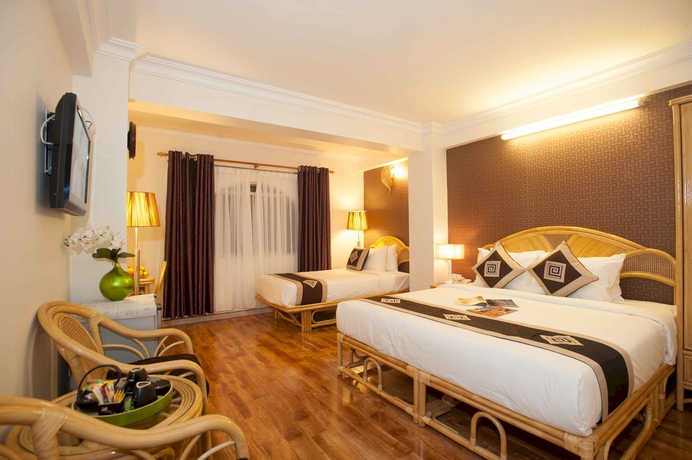 Imagen de la habitación del Hotel Dragon Palace II. Foto 3