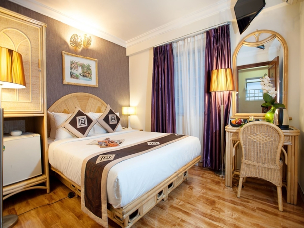 Imagen de la habitación del Hotel Dragon Palace II. Foto 7