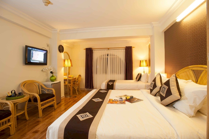 Imagen de la habitación del Hotel Dragon Palace II. Foto 10