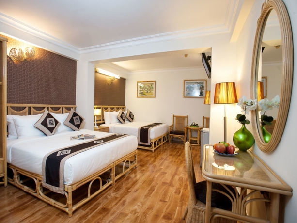 Imagen de la habitación del Hotel Dragon Palace II. Foto 11