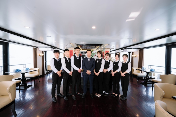 Imagen de los interiores del Hotel Dragon Premium Cruise. Foto 15