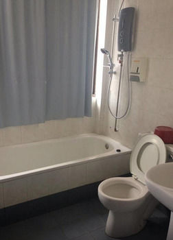 Imagen general del Hotel Dragon and Phoenix. Foto 3