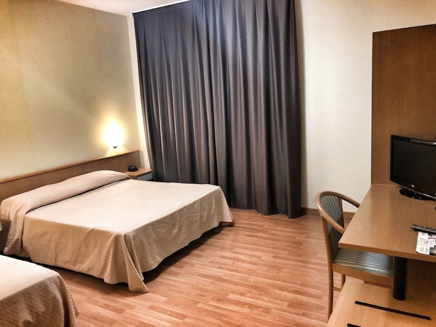 Imagen de la habitación del Hotel Dragonara. Foto 5