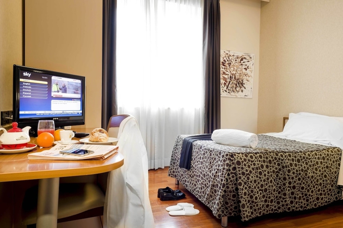 Imagen de la habitación del Hotel Dragonara. Foto 8