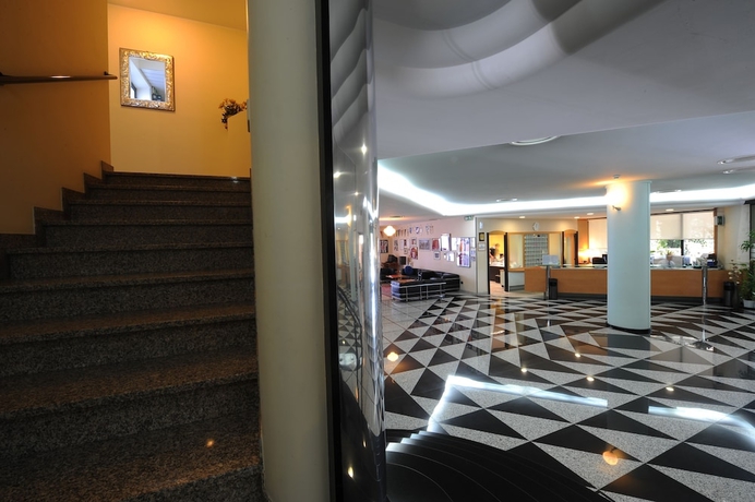 Imagen de los interiores del Hotel Dragonara. Foto 19