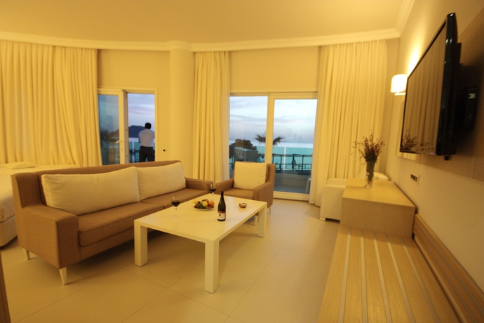 Imagen de la habitación del Hotel Dragut Point South. Foto 5