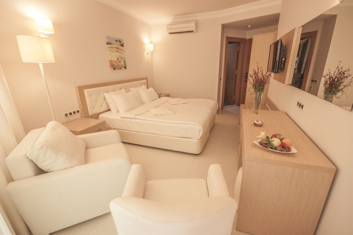 Imagen de la habitación del Hotel Dragut Point South. Foto 9