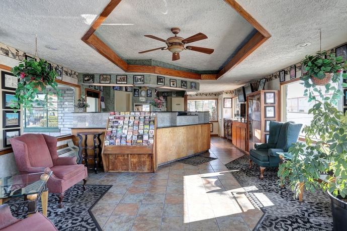 Imagen de los interiores del Hotel Drake Inn. Foto 19
