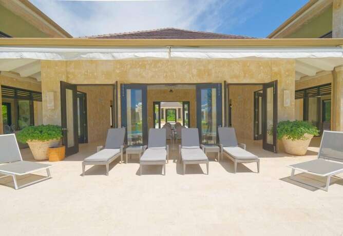 Imagen general del Hotel Dramatic Luxury Villa With Golf and Ocean View Walking Distance From the Beach. Foto 4