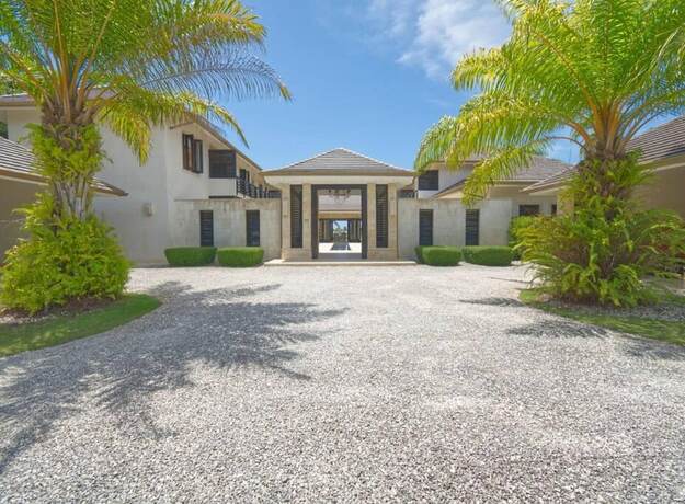 Imagen general del Hotel Dramatic Luxury Villa With Golf and Ocean View Walking Distance From the Beach. Foto 6