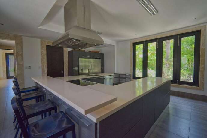 Imagen general del Hotel Dramatic Luxury Villa With Golf and Ocean View Walking Distance From the Beach. Foto 10