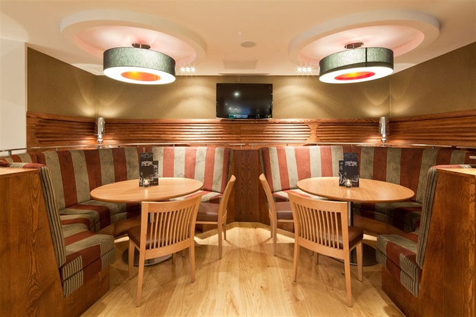 Imagen de los interiores del Hotel Drayton Manor. Foto 11