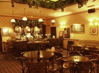 Imagen del bar/restaurante del Hotel Dreadnought. Foto 2
