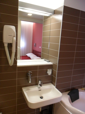 Imagen de la habitación del Hotel Dream, Aeropuerto de Zagreb. Foto 12