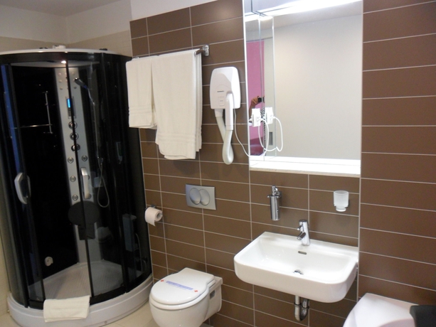 Imagen de la habitación del Hotel Dream, Aeropuerto de Zagreb. Foto 13