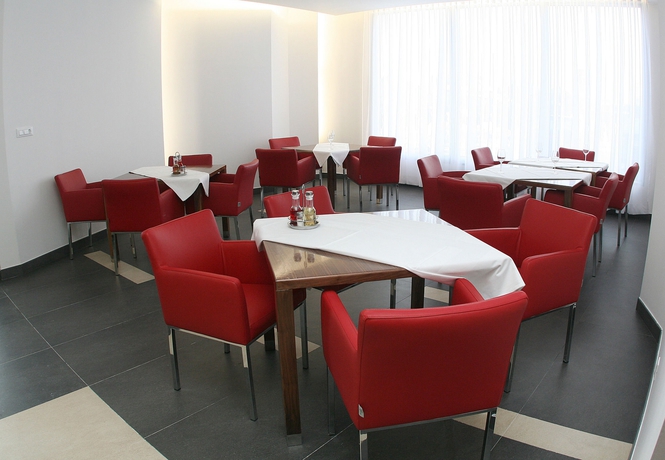 Imagen del bar/restaurante del Hotel Dream, Aeropuerto de Zagreb. Foto 4