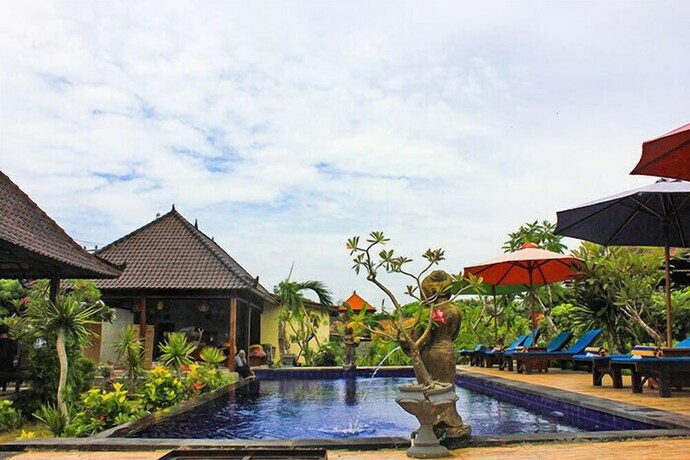 Imagen de la piscina del Hotel Dream Beach Berlian. Foto 30