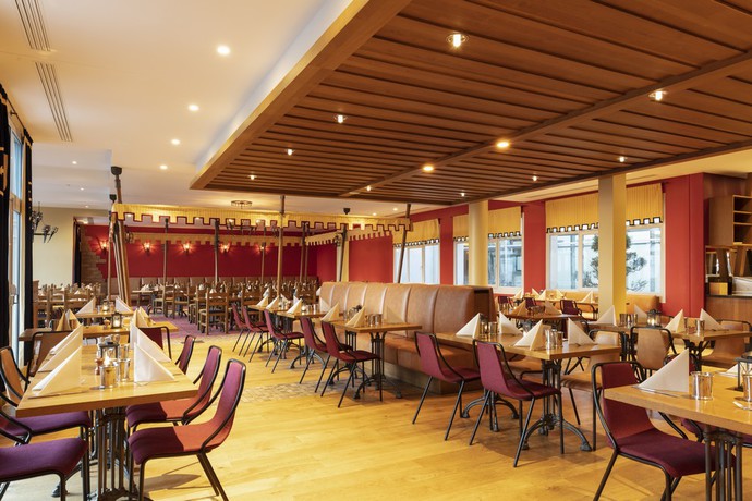 Imagen del bar/restaurante del Hotel Dream Castle Paris. Foto 13