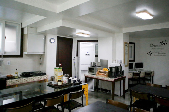 Imagen del bar/restaurante del Hotel Dream Guest House. Foto 2