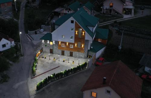 Imagen general del Hotel Dream House, Kolasin. Foto 1