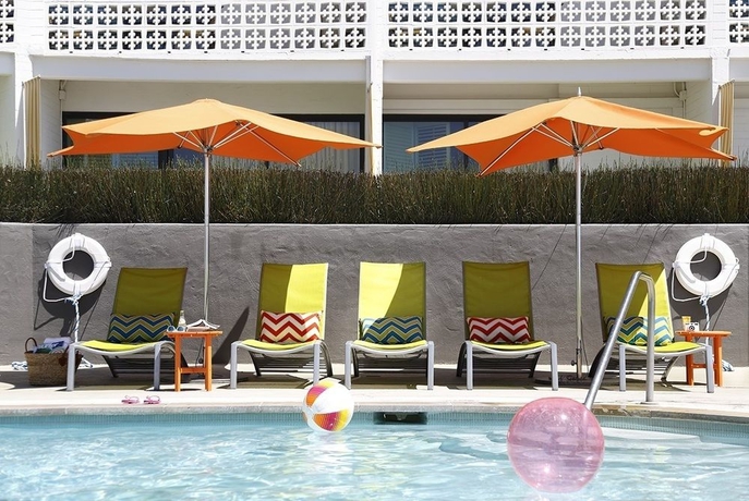 Imagen de la piscina del Hotel Dream Inn Santa Cruz. Foto 13