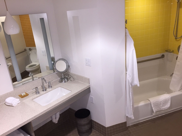 Imagen de la habitación del Hotel Dream Inn Santa Cruz. Foto 8