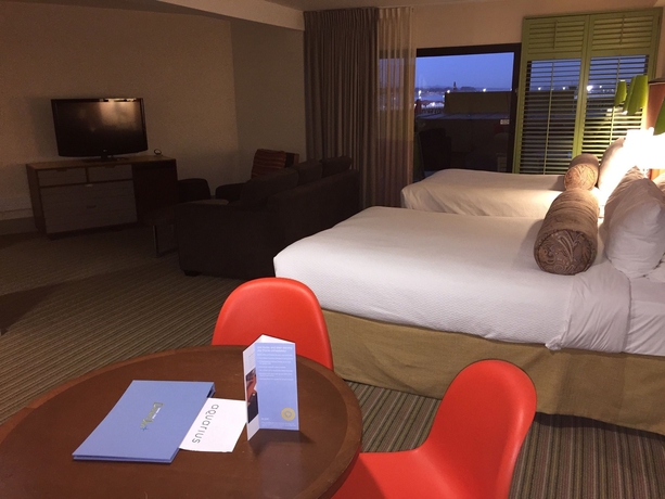 Imagen de la habitación del Hotel Dream Inn Santa Cruz. Foto 9