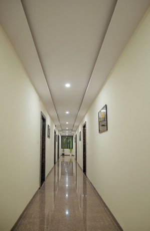 Imagen de los interiores del Hotel Dream Inn, Sanwer. Foto 11