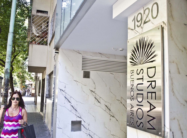 Imagen de los exteriores del Hotel Dream Studios BA. Foto 13