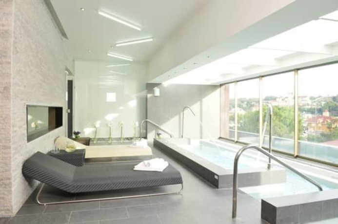 Imagen de la piscina del Hotel Dreams De Los Volcanes - Puerto Varas. Foto 9