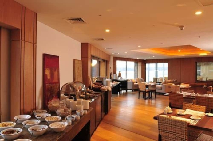 Imagen del bar/restaurante del Hotel Dreams De Los Volcanes - Puerto Varas. Foto 2