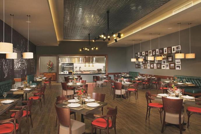 Imagen del bar/restaurante del Hotel Dreams Dominicus La Romana - All Inclusive. Foto 4