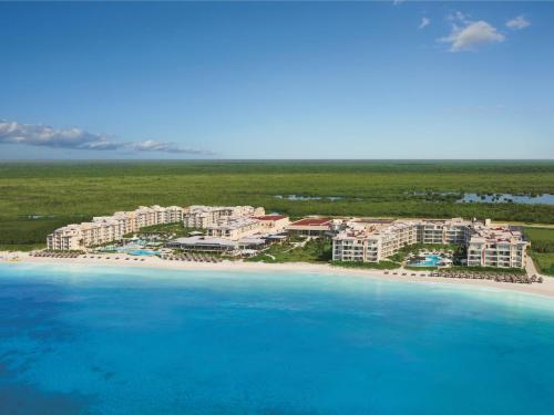 Imagen general del Hotel Dreams Jade Resort and Spa - All Inclusive. Foto 3