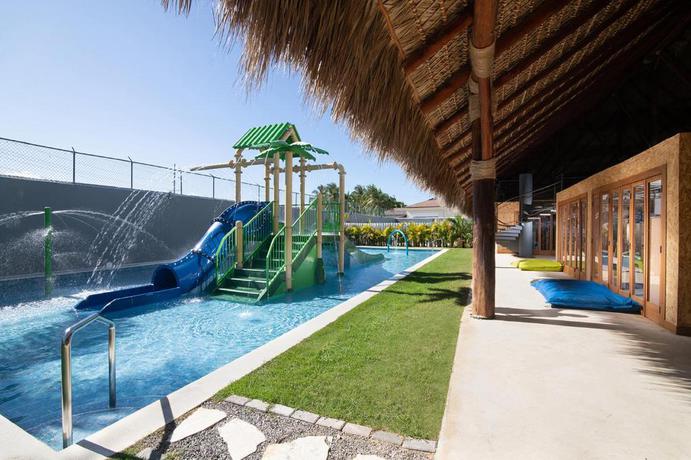 Imagen de la piscina del Hotel Dreams Onyx Resort and Spa All Inclusive. Foto 24