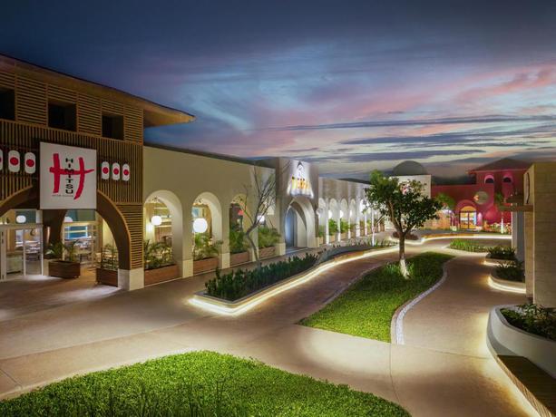 Imagen de los exteriores del Hotel Dreams Playa Esmeralda Resort & Spa - All Inclusive. Foto 24