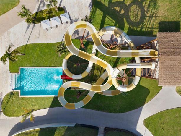 Imagen de la piscina del Hotel Dreams Playa Esmeralda Resort & Spa - All Inclusive. Foto 39